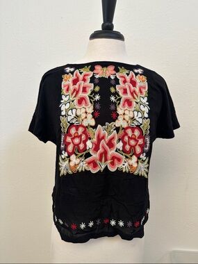 Black Embroidered Floral Short-Sleeve Top